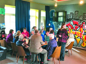 Das Angrillen am 29. April am JAM war ein geselliger Treff für Bürgerinnen und Bürger. Hier steigt am 21. Juni auch das „Mittsommerfest“. Foto: Tina Seppelt