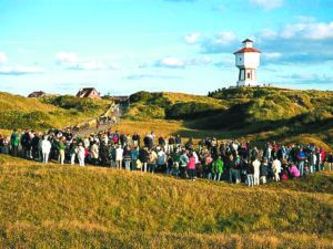 Beliebt: das Dünensingen am Wasserturm. Foto: TSL 